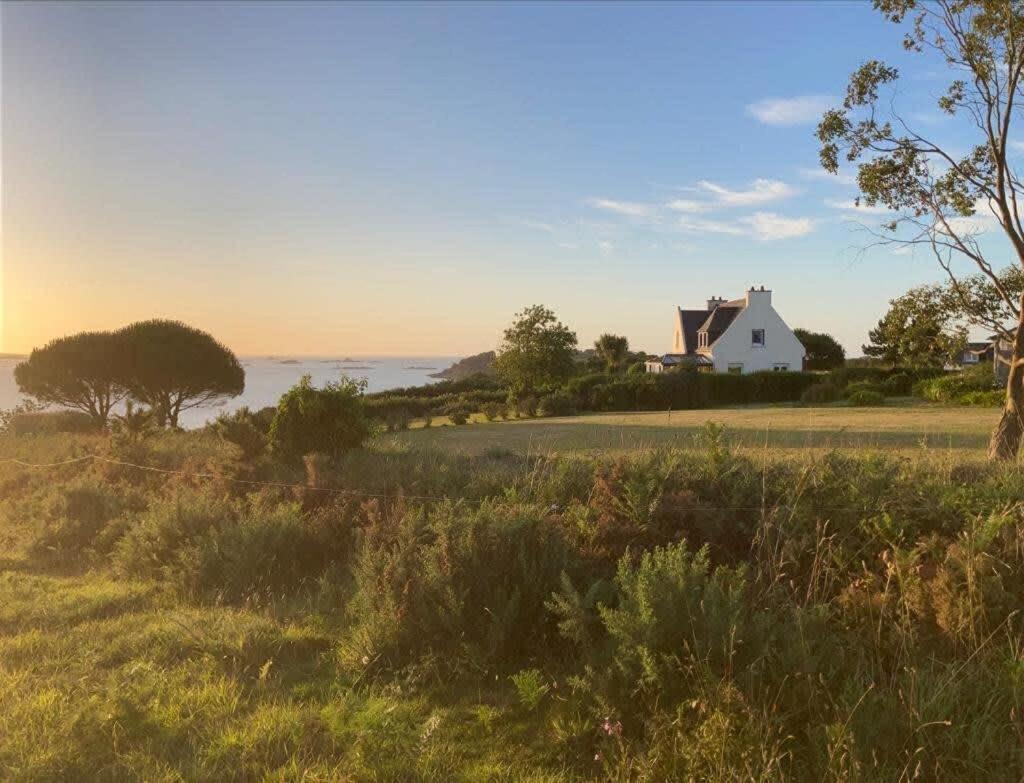 Kermartin - Maison De Famille Avec Vue Sur La Baie De Morlaix Plouezoc'h Exterior photo